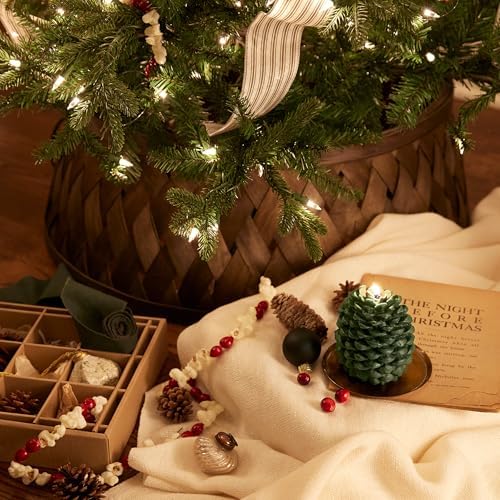 Thymes Frasier Fir Pinecone Candle - Green Pillar