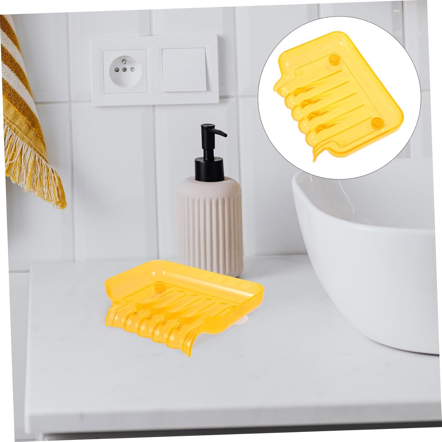 COSMEVIVI Bathroom Soap Dish with 2 Suction Cups Clear Storage Tray