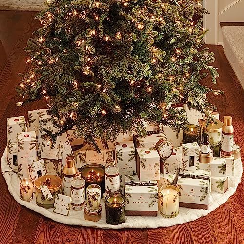 Thymes Frasier Fir Pinecone Candle - Green Pillar