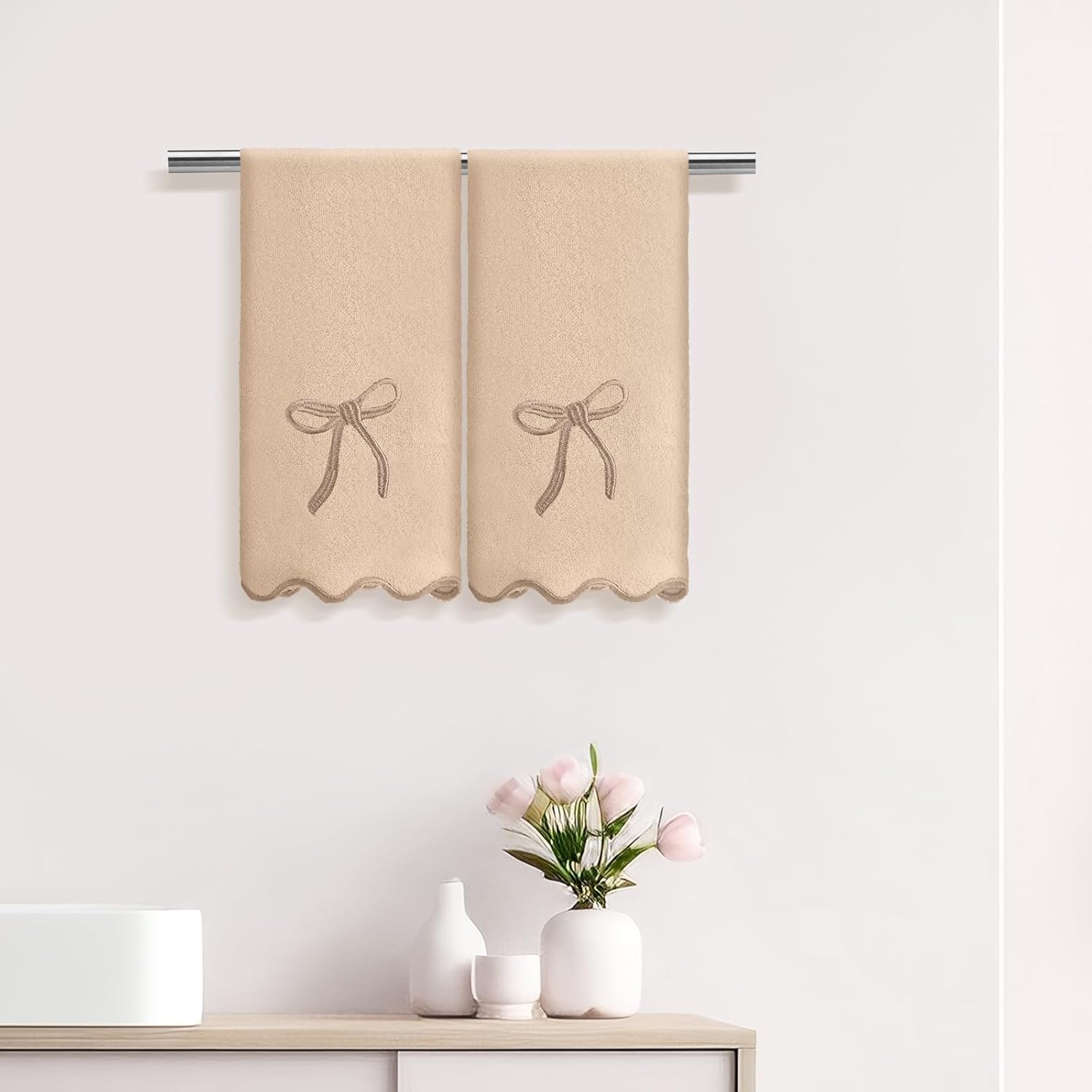 2 Pcs Brown Scalloped Embroidery Hand Towels