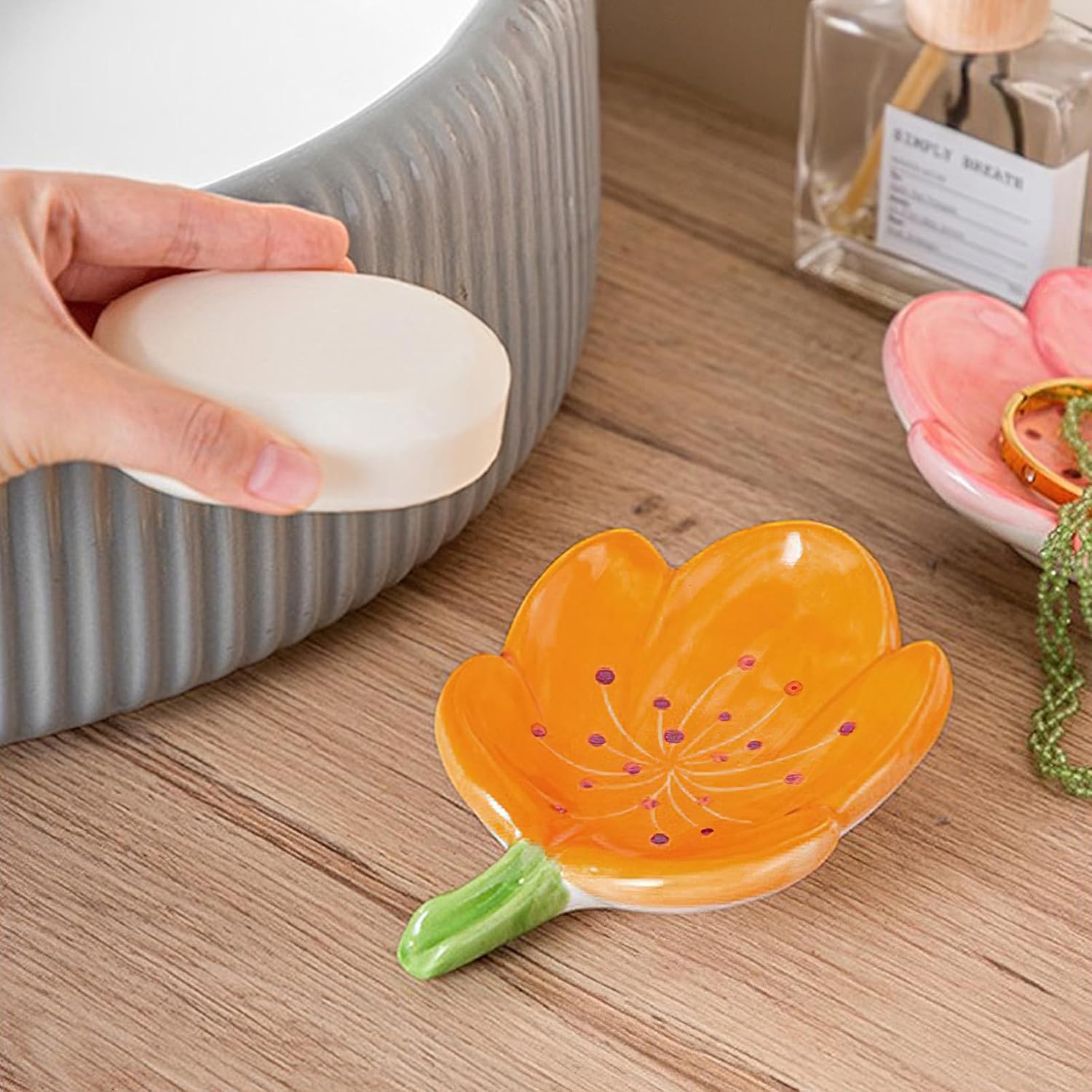 Self-Draining Soap Dish Flower Shaped Tulip Orange Holder