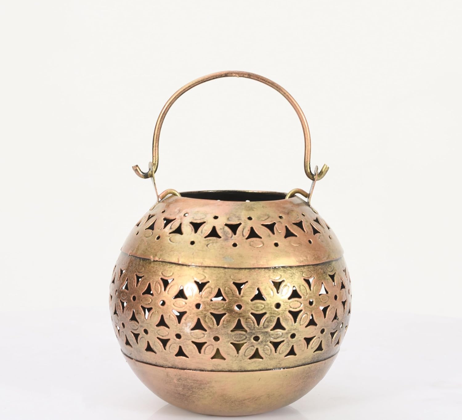 Elegant Metal Tealight Candle Holder for Home Decor 1