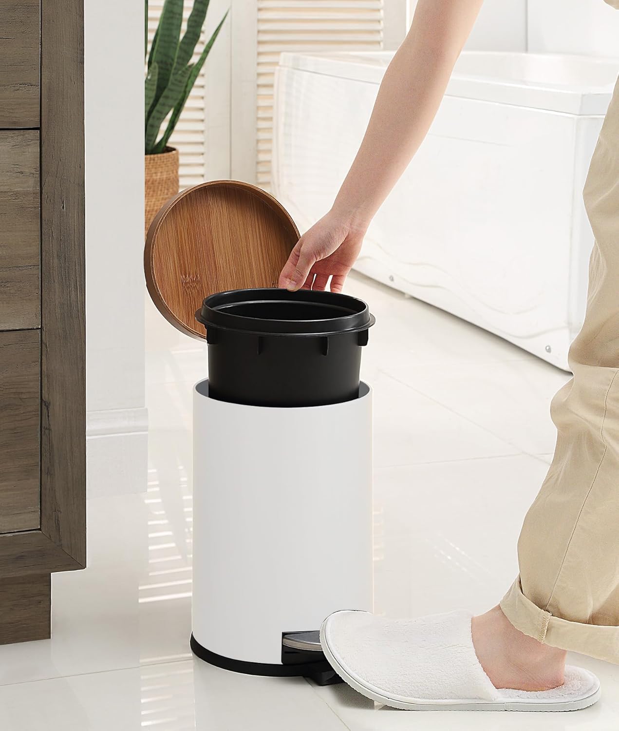 SunnyPoint Elite Bamboo Lid Trash Can 45L White 1