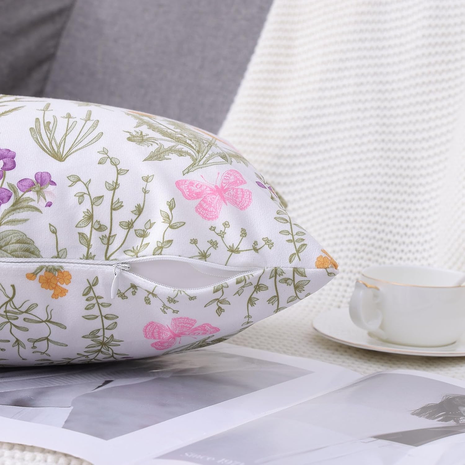 Hyha Floral Pattern Velvet Pillow Covers Set of 2 20x20 Inch
