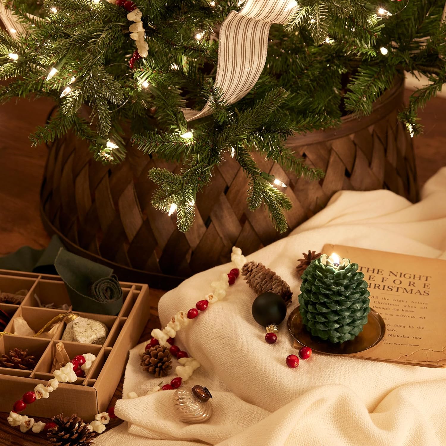 Thymes Frasier Fir Pinecone Candle - Green Pillar