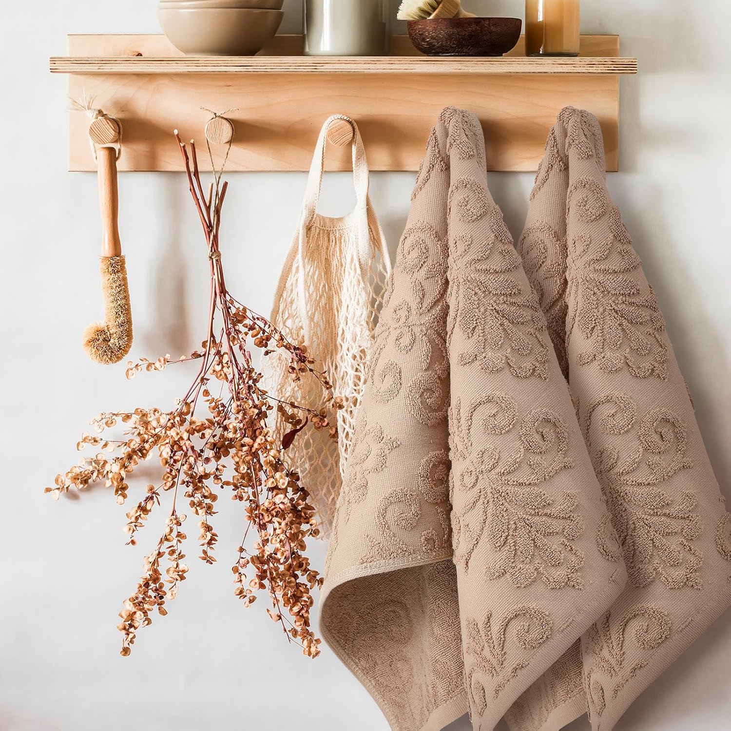 2 Pcs Floral Jacquard Hand Towels 137 x 295 Inch