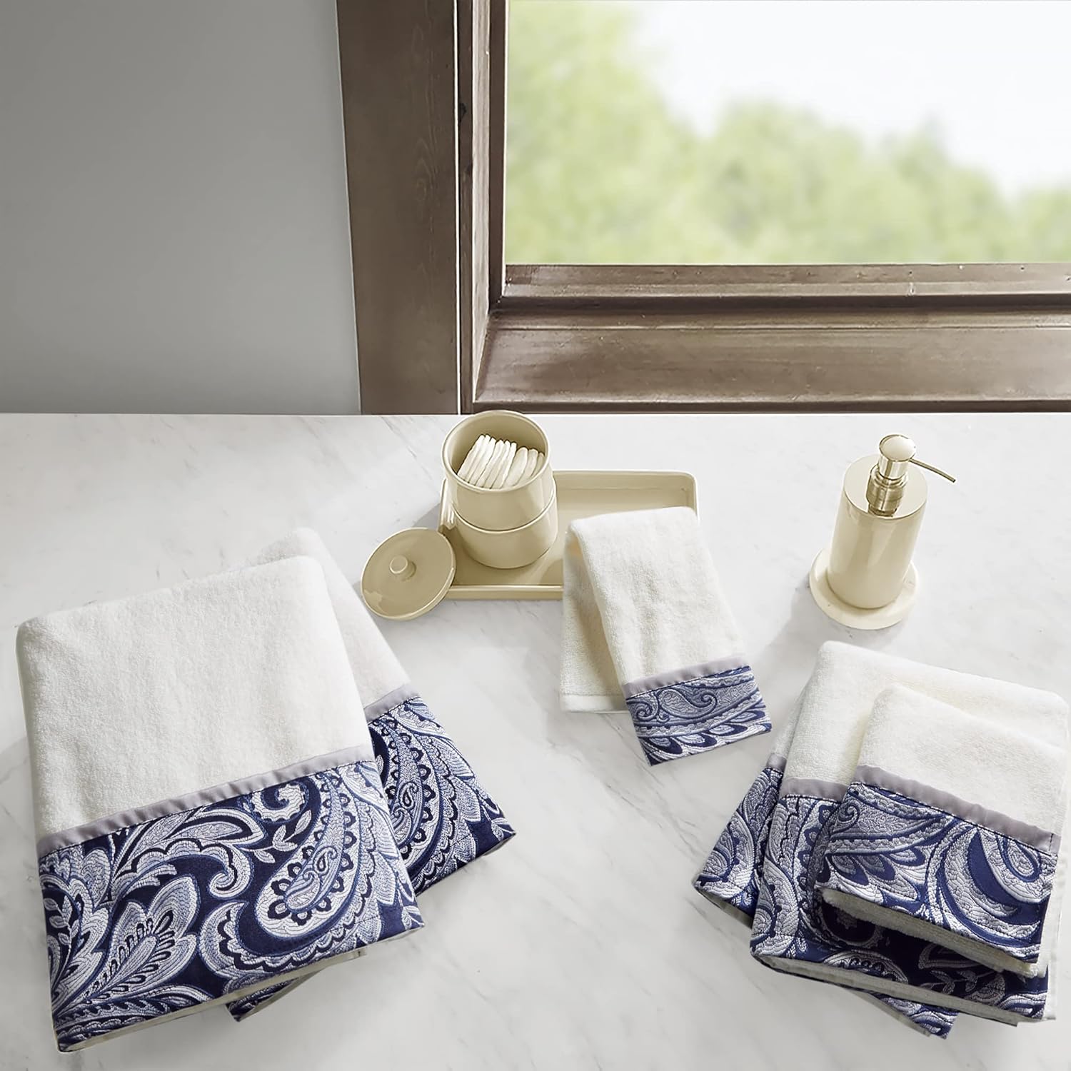 Madison Park Aubrey 6 Piece Cotton Towel Set with Paisley Design